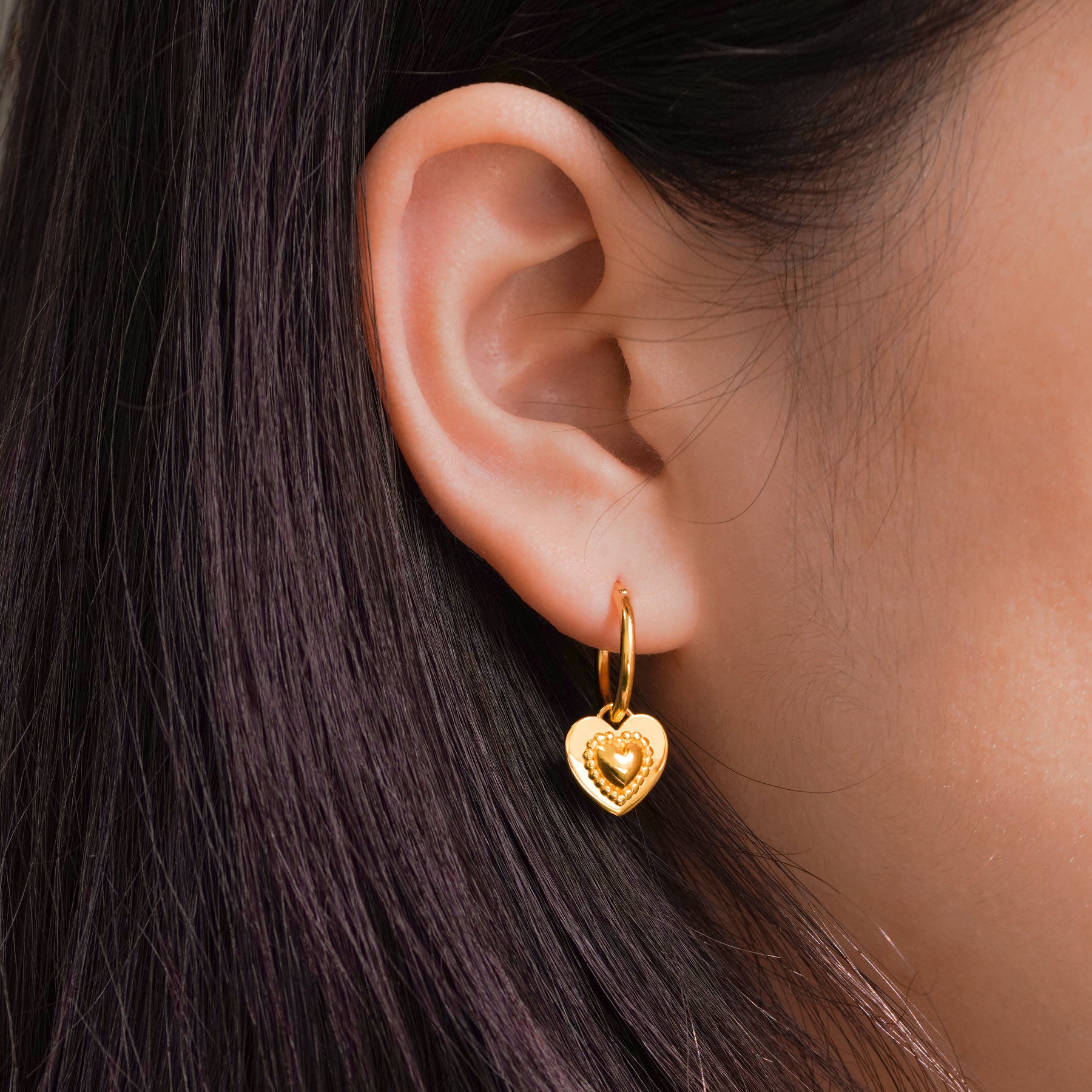 Saint-Valentin: Boucles d’oreilles créoles avec cœur en zircon cubique rose et en argent sterling 925